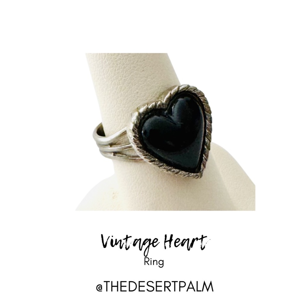 Vintage Dark Gray Heart Ring 🖤 | Adjustable Silver Tone Statement Ring